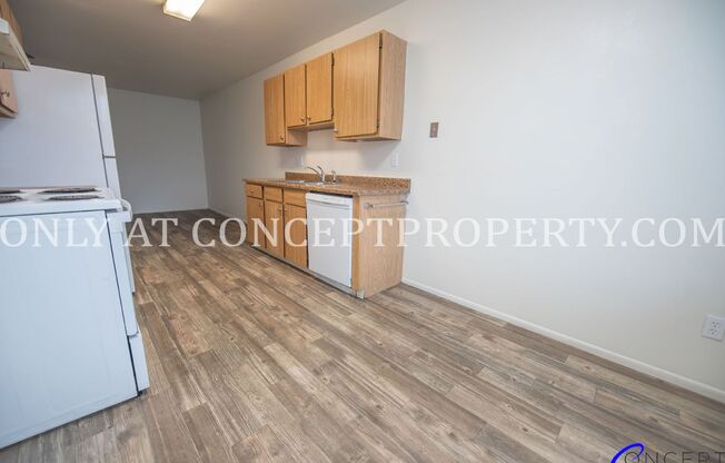 2 beds, 1 bath, 810 sqft, $1,249, Unit 43