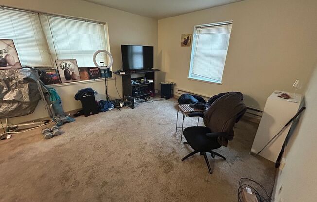 1 bed, 1 bath, $875, Unit 212