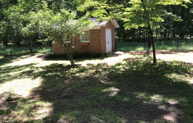 3 Bedroom 2 Bathroom Brick Ranch Home near Cherry Park