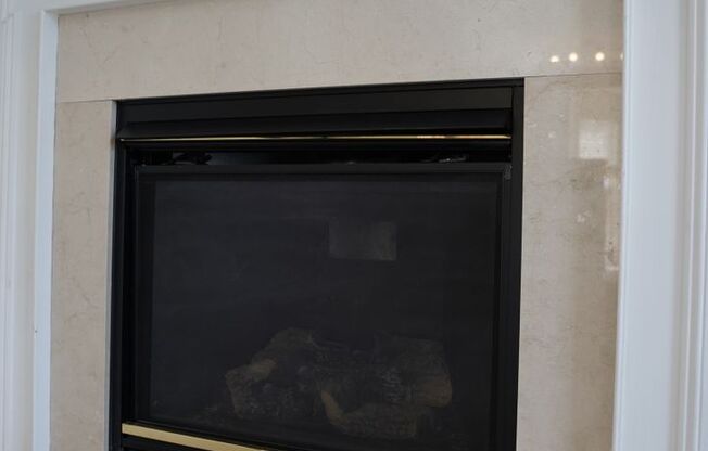 Beautiful 3 BR/ 2.5 BA EOG Townhome in Crain Summit!