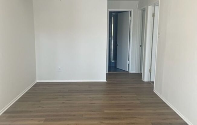 2 beds, 1 bath, $3,795, Unit 524