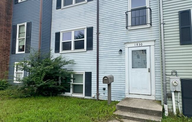 Charming 3-Bedroom Townhome in Prime Edgewood Location