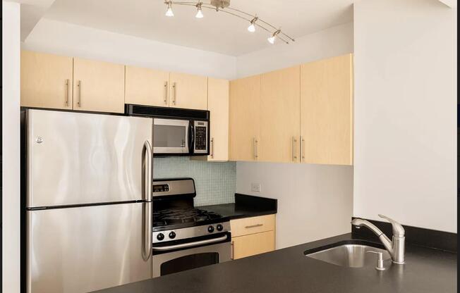 2 beds, 2 baths, $8,595, Unit 11B