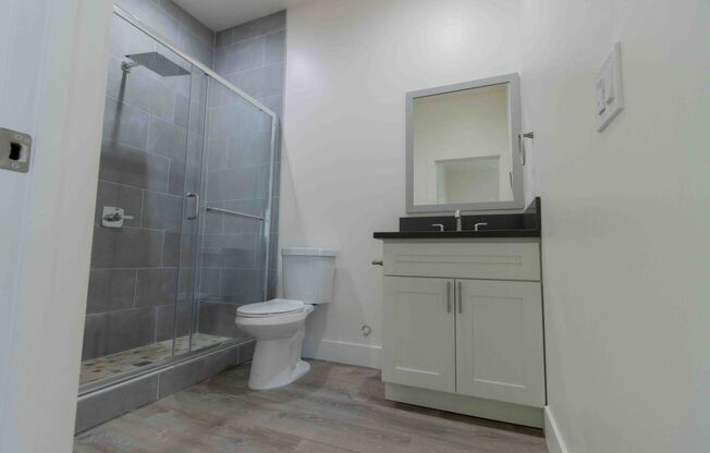 2 beds, 1 bath, 712 sqft, $2,300, Unit 35