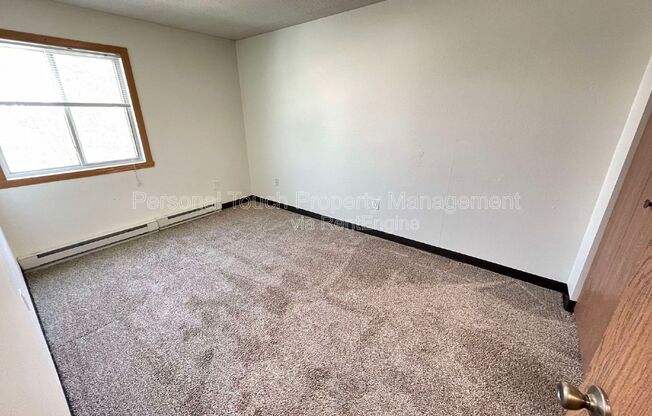 Studio, 1 bath, 400 sqft, $595, Unit 11a