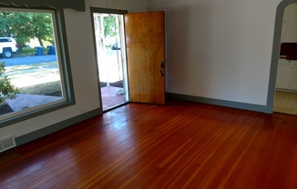 2 beds, 1 bath, $2,300