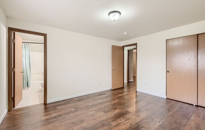 Gorgeous 3 Bed 2 Bath Updated Home @ the Ideal Marysville Location!