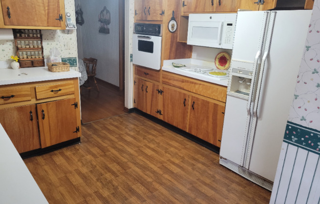 7105 N 53 ST