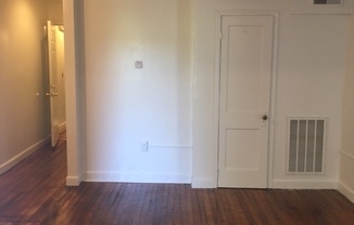 1 bed, 1 bath, $810, Unit Apt 2