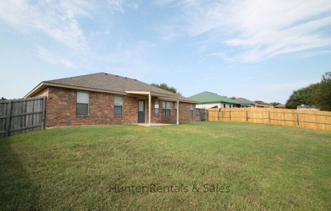 4 beds, 2 baths, $1,595