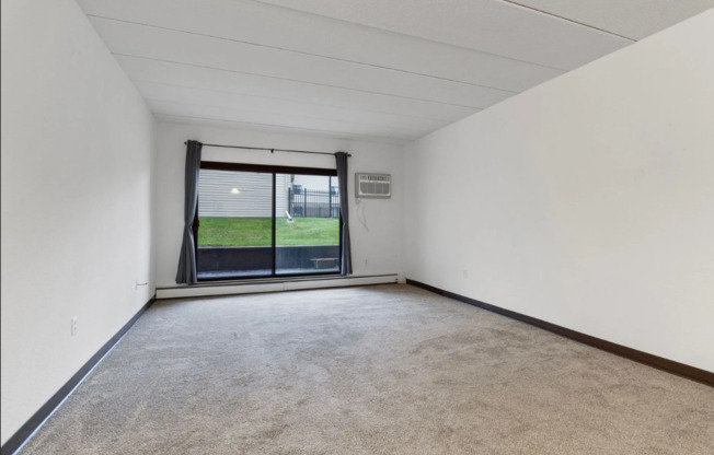 2 beds, 1.5 baths, 1,000 sqft, $1,300, Unit 331