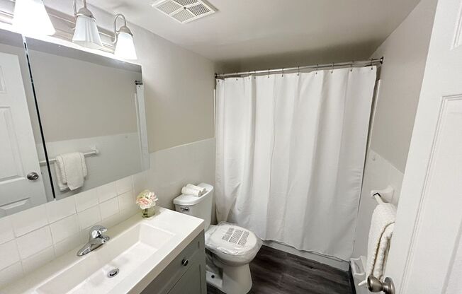 1 bed, 1 bath, 700 sqft, $1,239, Unit 105