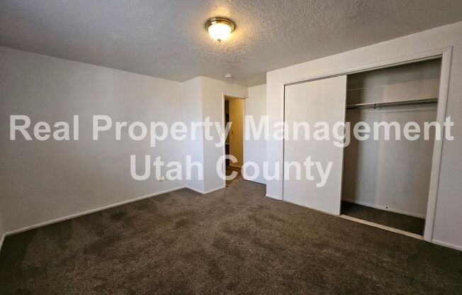 2 beds, 1 bath, 846 sqft, $1,100, Unit #8