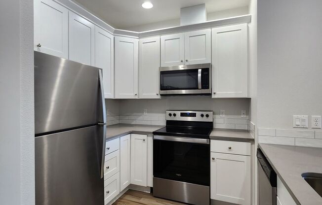 2 beds, 2 baths, $1,695, Unit 1075-104