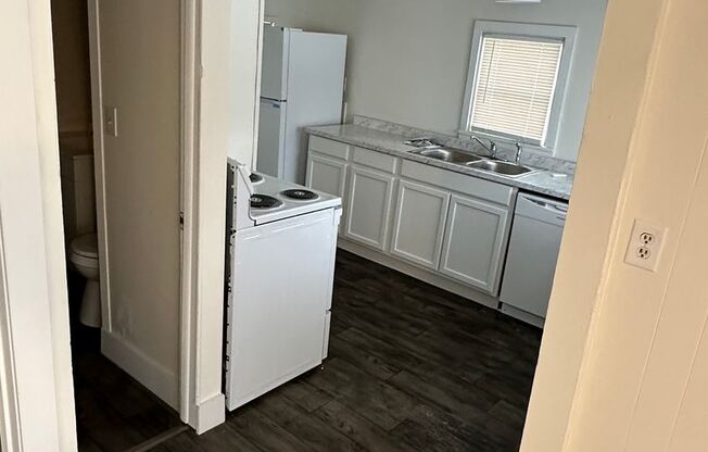 1 bed, 1 bath, $1,200