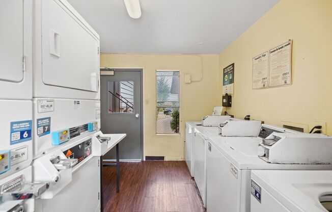 Awesome open Studio Apartments Close to Downtown