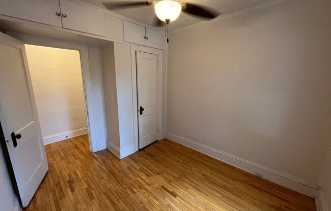 2 beds, 1 bath, 700 sqft, $1,350, Unit 202