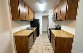 2 beds, 1 bath, $1,495, Unit APARTMENT E