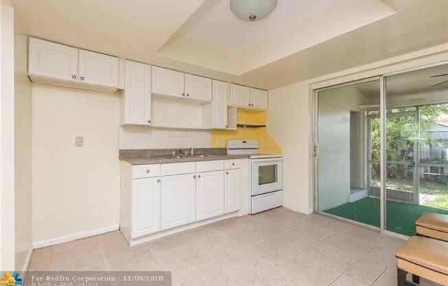 2 beds, 1 bath, $2,000, Unit Unit B