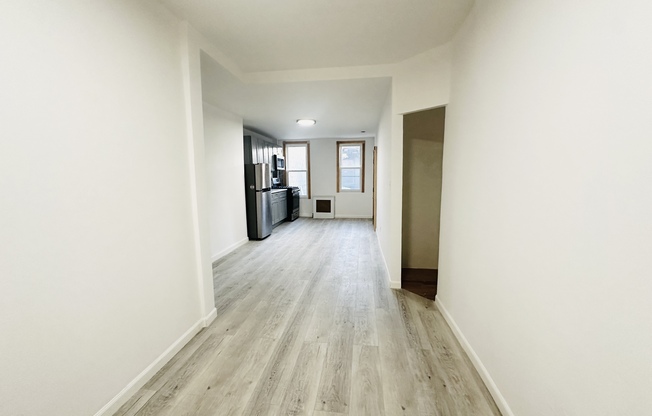 Studio, 1 bath, $2,500, Unit 1R