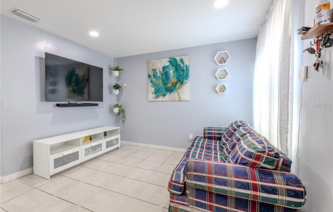 4210 E SANDALWOOD CIR S