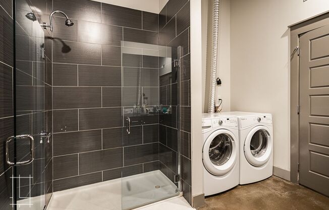 1 bed, 1 bath, $1,650, Unit 727 N. 4th St. Apt. 130