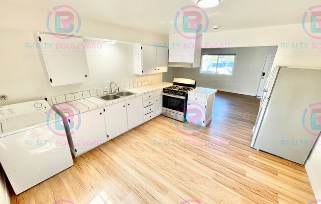 Charming 2-Bedroom Home with Amenities and Outdoor Retreats