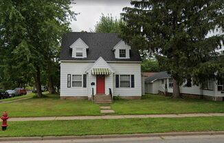 $1,385 |3Bd 1.5+Ba| 1002 5th Ave | Available 6/2/2025