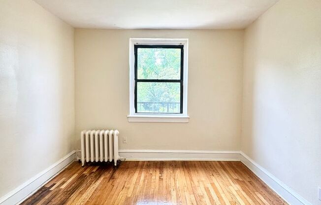 1 bed, 1 bath, $1,095, Unit E5