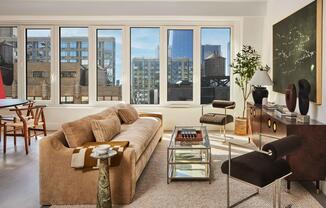 339 W 38 ST
