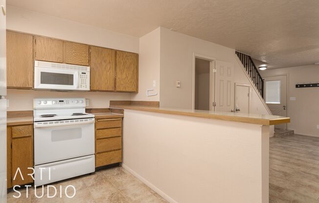 2 beds, 1.5 baths, $1,400