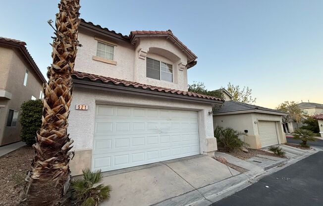 Gorgeous 3 bed / 2.5 bath, 2 story home nestled in Summerlin subdivision!