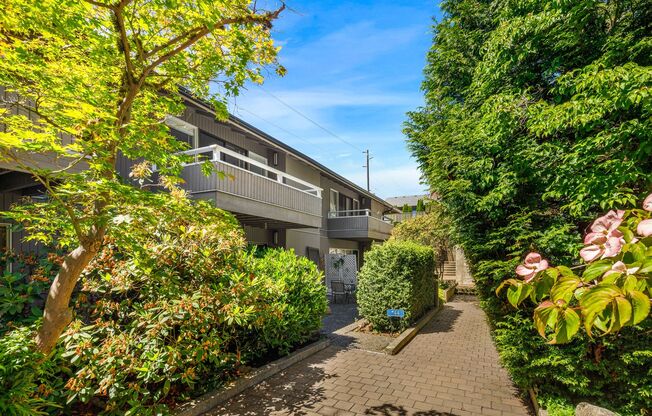 970 100 AVE NE