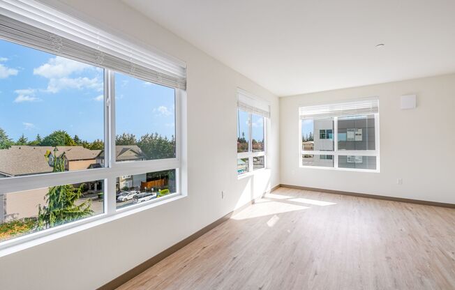 3 beds, 2 baths, $2,800, Unit Unit B303