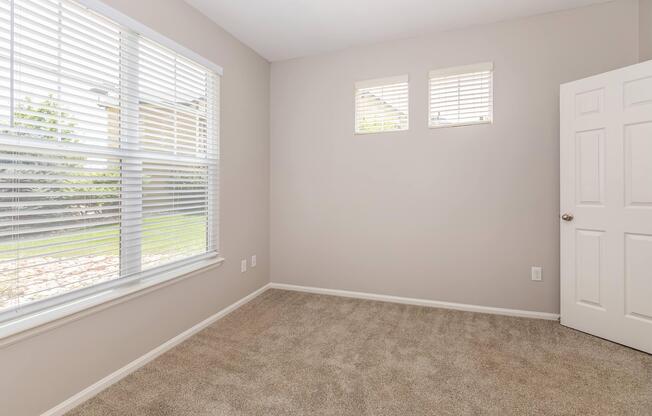 2 beds, 1 bath, 895 sqft, $1,746