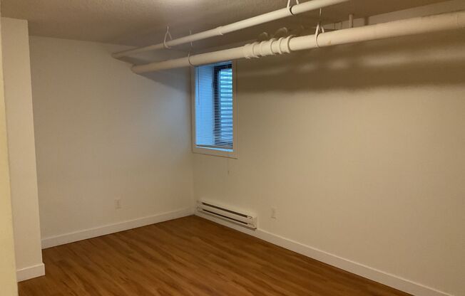 1 bed, 1 bath, 590 sqft, $1,099, Unit B3