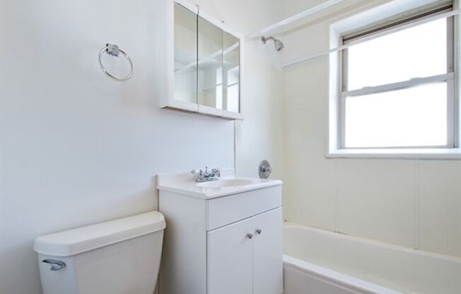 6306 S Artesian Ave 2435 W 63rd St Chicago, IL 60629