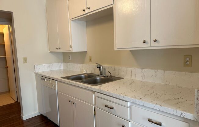 983 Ponderosa Avenue