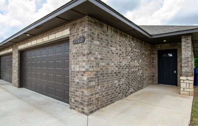 3-Bed, 2-Bath Duplex with Waterway Views - Prime Location off I-40 in El Reno!