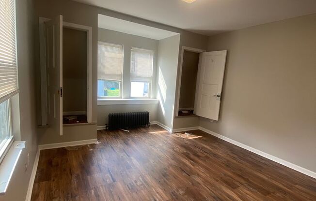 2 beds, 1 bath, $1,350, Unit #302 (8)