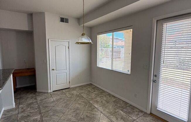 3 beds, 2.5 baths, $2,800