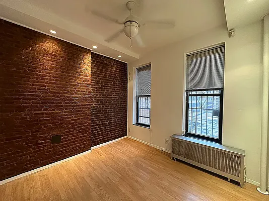 1313 3 AVE