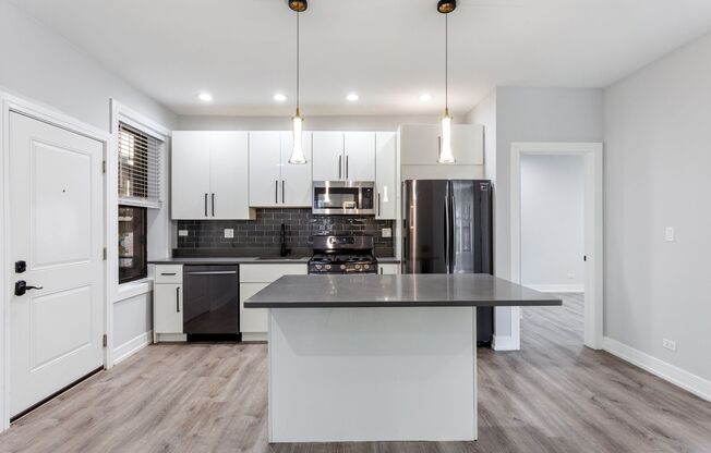 3 beds, 2 baths, 1,150 sqft, $3,300, Unit 1062-1st Floor