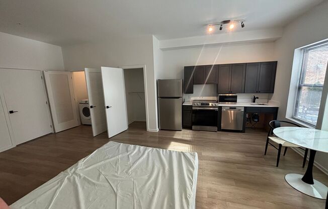 Studio, 1 bath, 400 sqft, $1,750, Unit 101