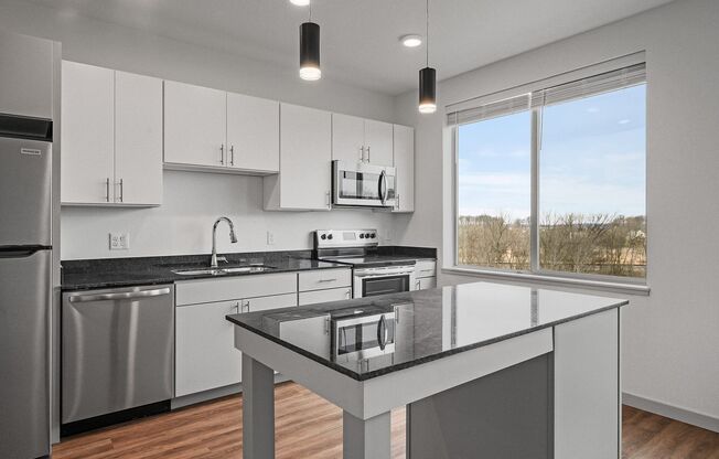 1 bed, 1 bath, 530 sqft, $1,395, Unit 322