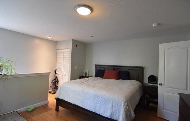 1 bed, 1.5 baths, 742 sqft, $2,500, Unit E108