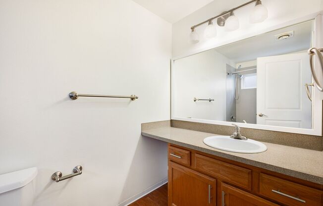 2 beds, 2 baths, 830 sqft, $2,295