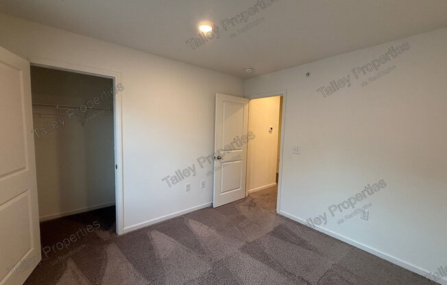 2 beds, 1.5 baths, 960 sqft, $1,299, Unit T