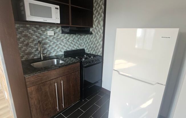 Studio, 1 bath, 336 sqft, $1,065, Unit 316-902