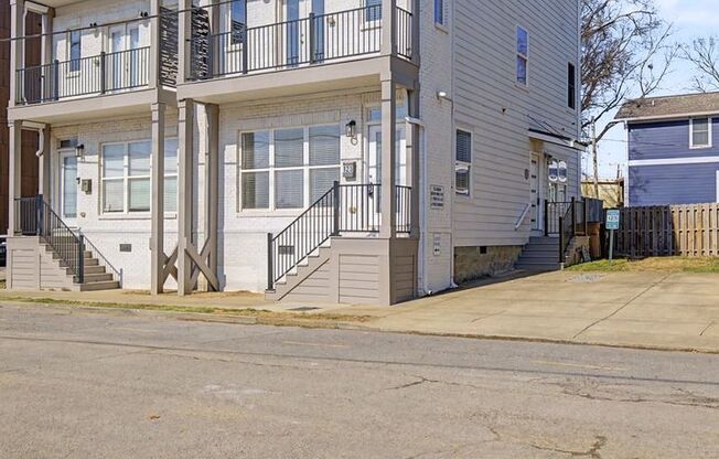 Modern Living in Downtown Nashville!